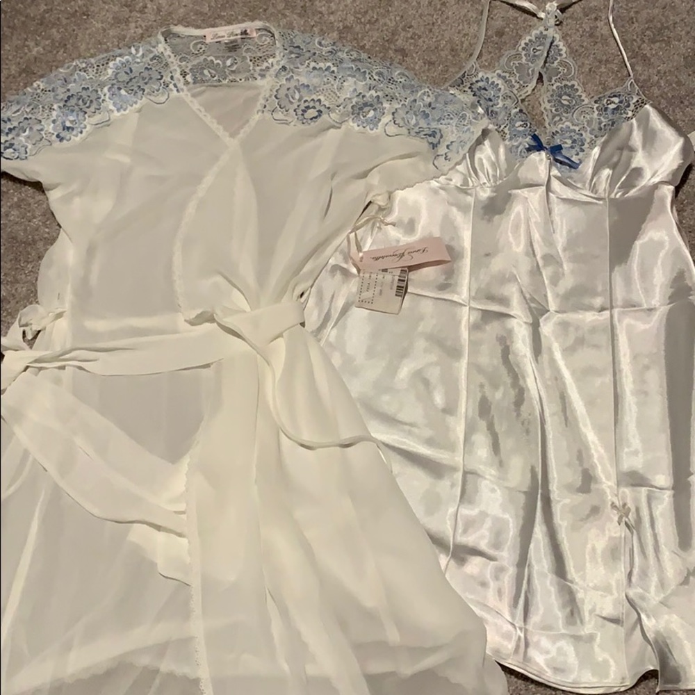Linea Donatella White and Blue Chemise Set